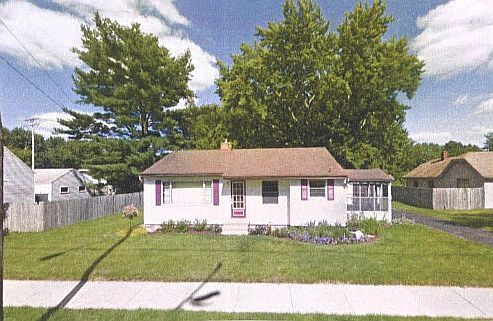 1st image of 2214 Fuller Ave NE