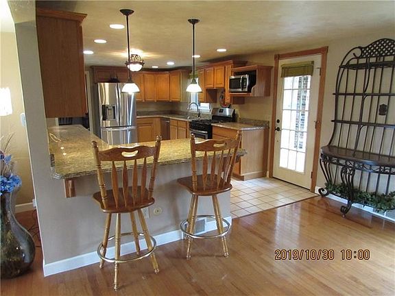 5th image of 628 Courtview Dr