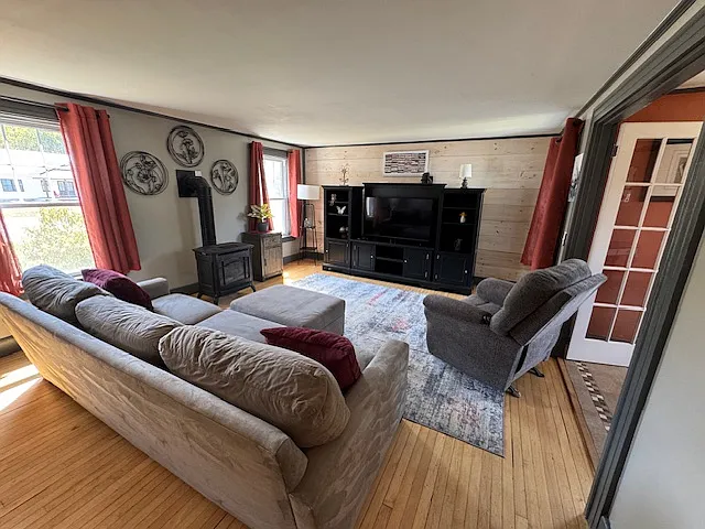 720 N Main St — Photo 8