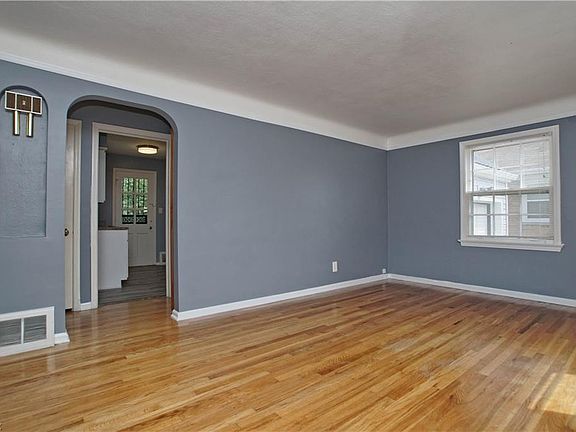 4th image of 1439 Washington Blvd