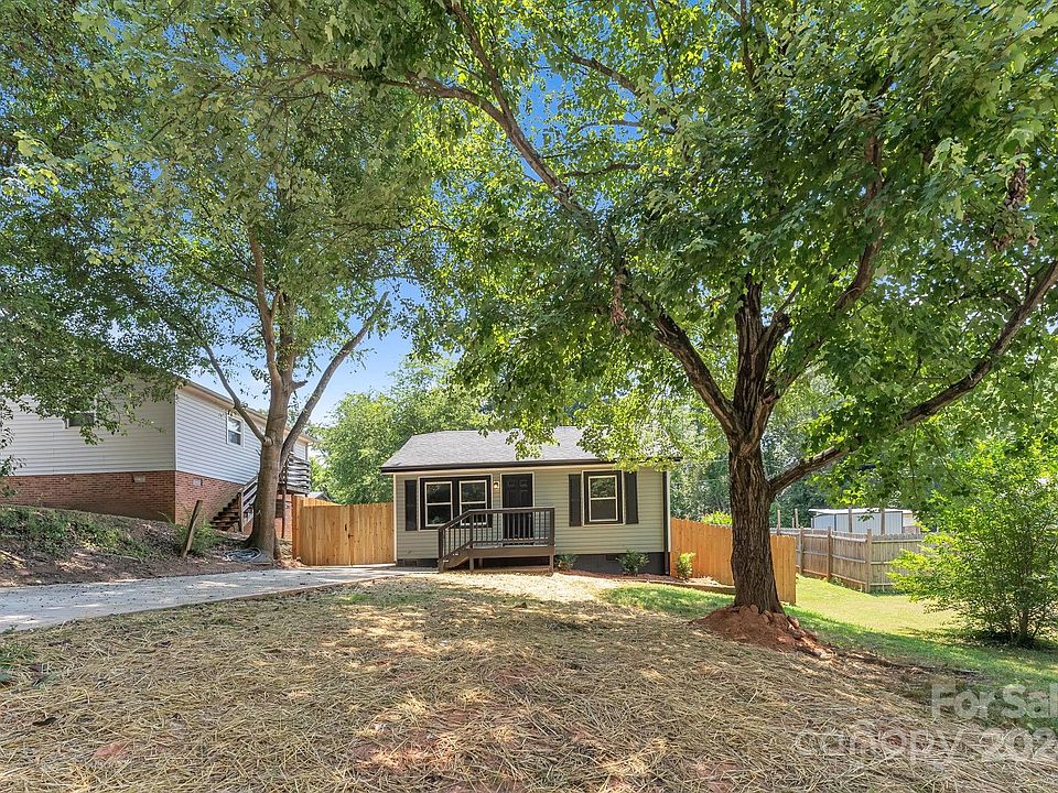 1st image of 135 Winget Cir