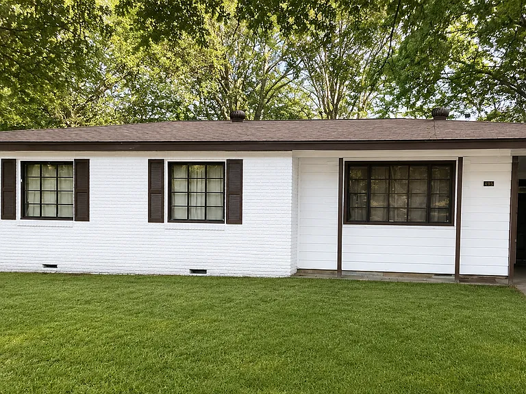 495 Woody Dr — Photo 1