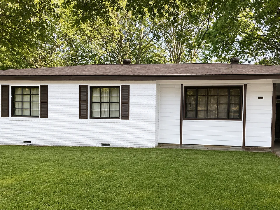 495 Woody Dr