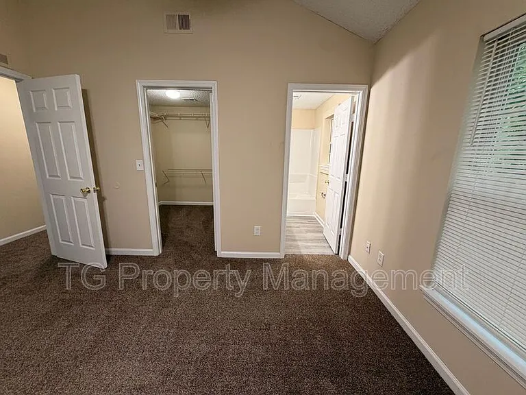 747 Broxton St — Photo 9