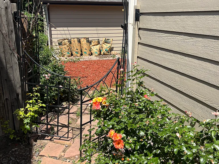 2137 S Lincoln St — Photo 13