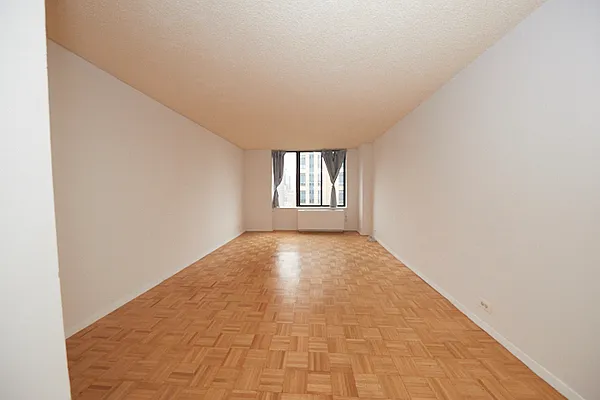 Rented by RSNY Realty | media 19