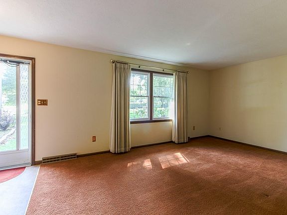 3rd image of 3676 Mary Lou Ln N