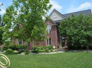 48229 Inveraray Rd, Canton, MI 48188