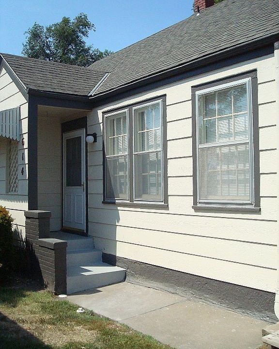 1st image of 614 W Elm St