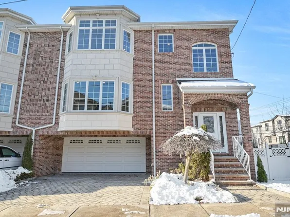 1545 12th St, Fort Lee, NJ 07024