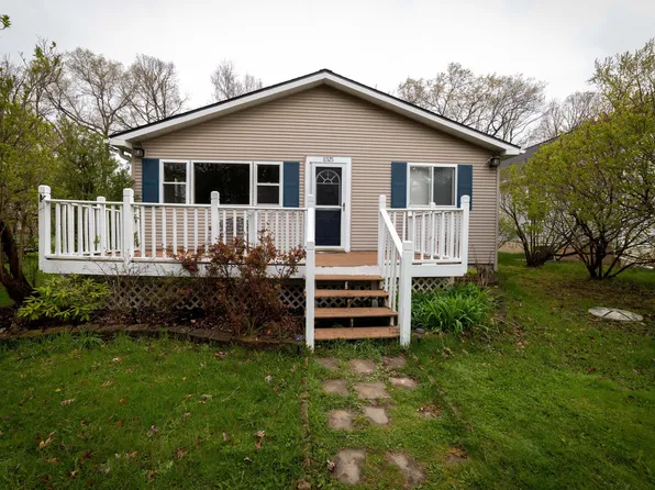 11325 Norway Dr, Hartland, MI 48353