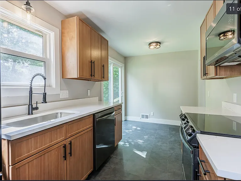 35 Briggs Ave — Photo 4