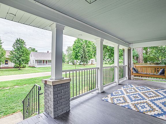 Adorable front porch.