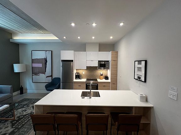 4th image of 313 Race St Unit 303