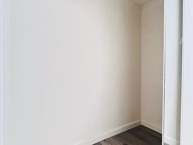 5525 Harold Way #15 — Photo 9