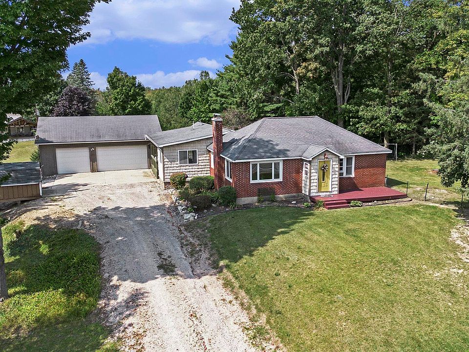 1st image of 22495 Mackinaw Trl