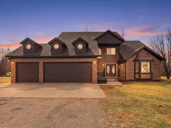 8863 Marine City Hwy, Fair Haven, MI 48023