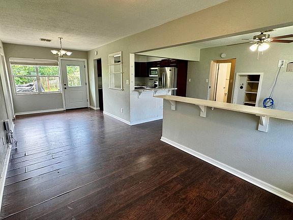 2nd image of 1420 Highland Ave