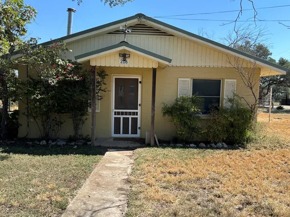 306 S Broadway St, Rocksprings, TX 78880