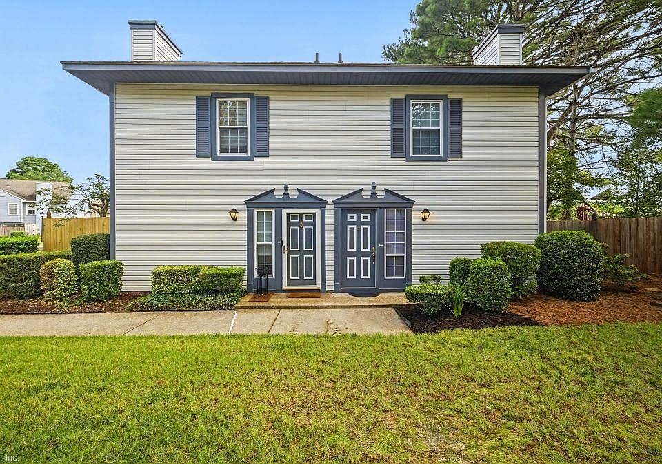 1st image of 726 Oleander Cir