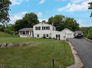 105 Rolling Acres Dr, Newton, NJ 07860