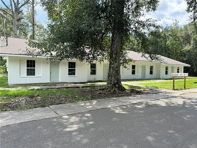 1000 M C Moore Rd — Photo 1