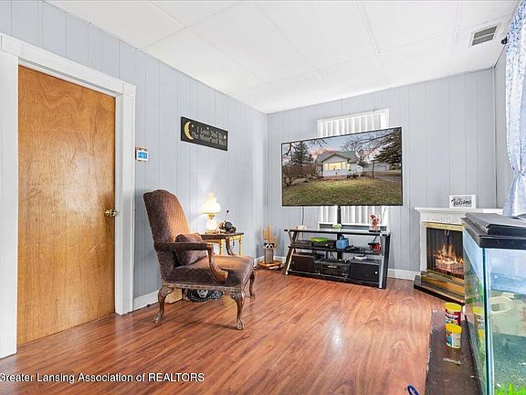 5th image of 321 Renker Rd