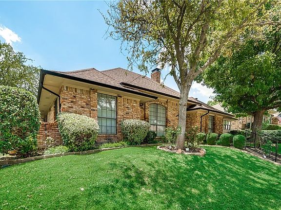 2nd image of 3001 Club Hill Dr