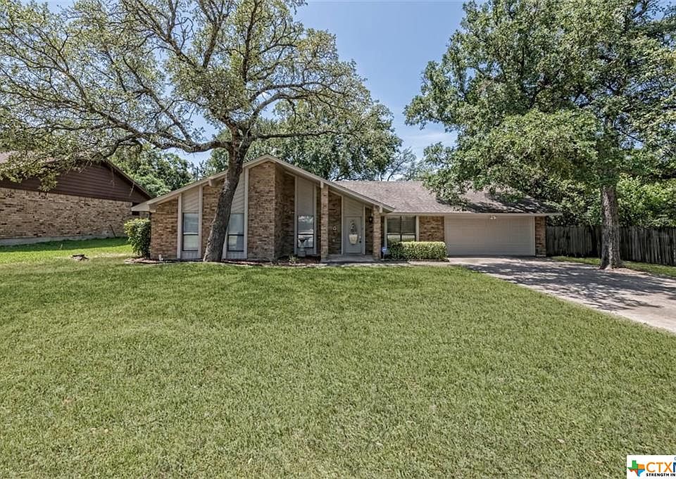 1st image of 1208 Cedar Oaks Ln