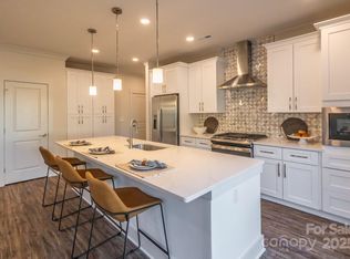 621 Seldon Dr, Charlotte, NC 28216