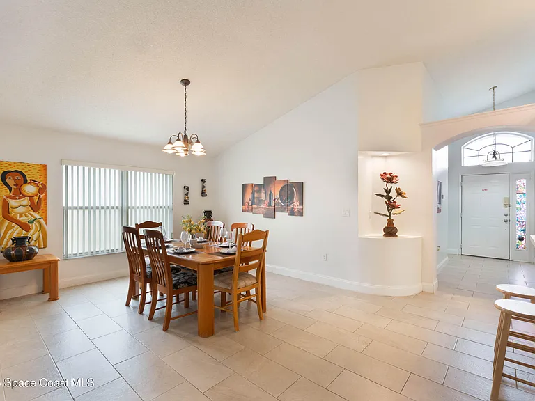 Eagle Peak Dr — Photo 2