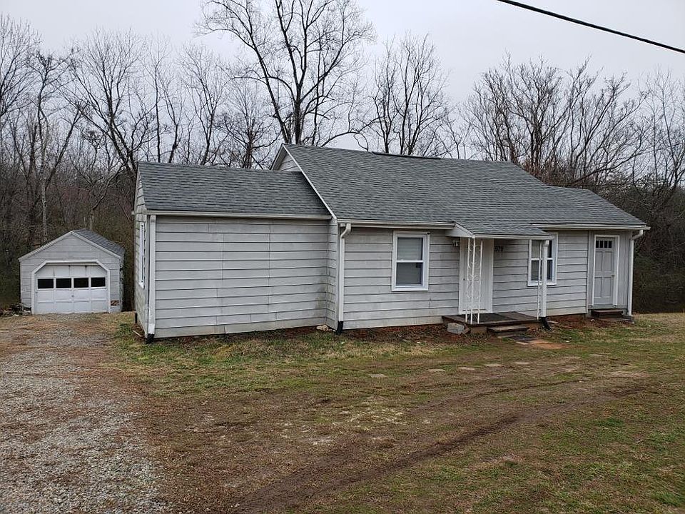 1st image of 579 Pinewood Ln