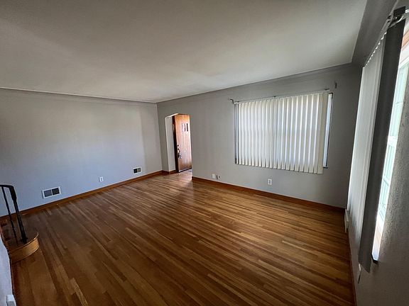 4th image of 316 Mont Royal Dr