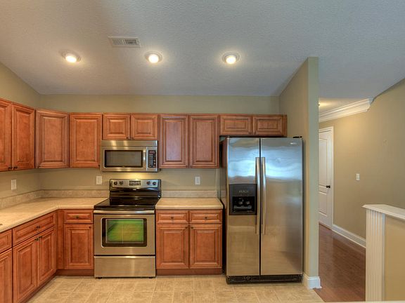 4th image of 5808 Metropolitan Way