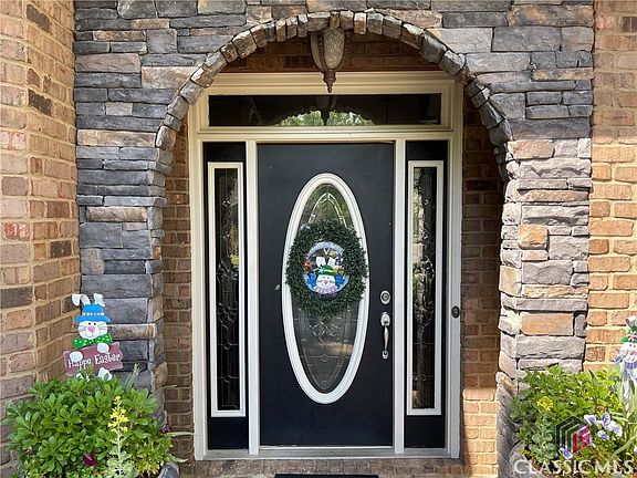 5th image of 2573 Oakridge Drive