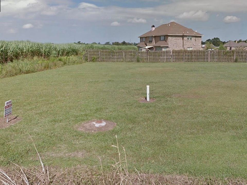 2nd image of 27 Bocage Dr