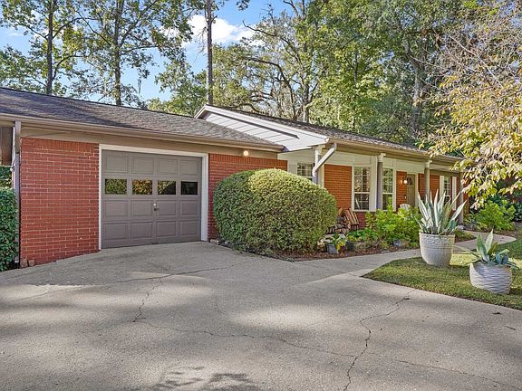 4th image of 2203 Glenwood Ln