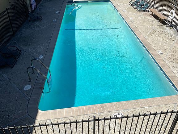 5th image of 2890 Almaden Expy APT 17