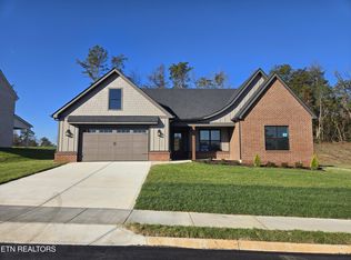 221 Limelight Ln, Lenoir City, TN 37772