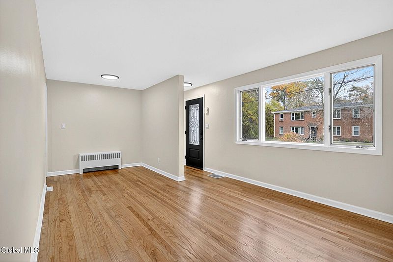 2nd image of 18 Anthony Lane