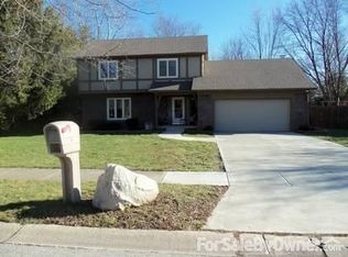 817 Sunblest Blvd, Fishers, IN 46038
