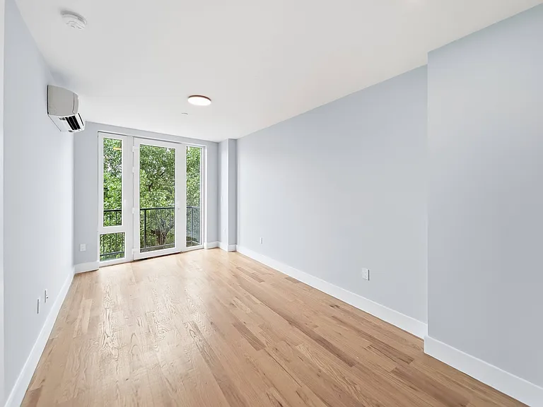 31-61 Vernon Blvd #4G — Photo 6