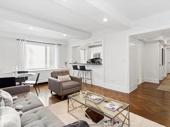 4th image of 530 Park Ave APT 2H
