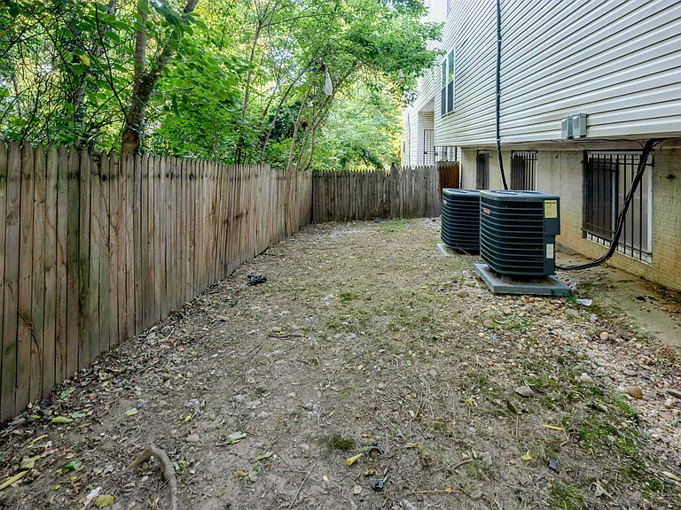 1405 Howard Rd SE #B — Photo 18