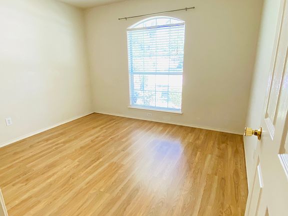 4th image of 13397 Cottage Grove Dr