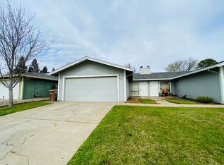 8921 La Haya Dr, Elk Grove, CA 95624