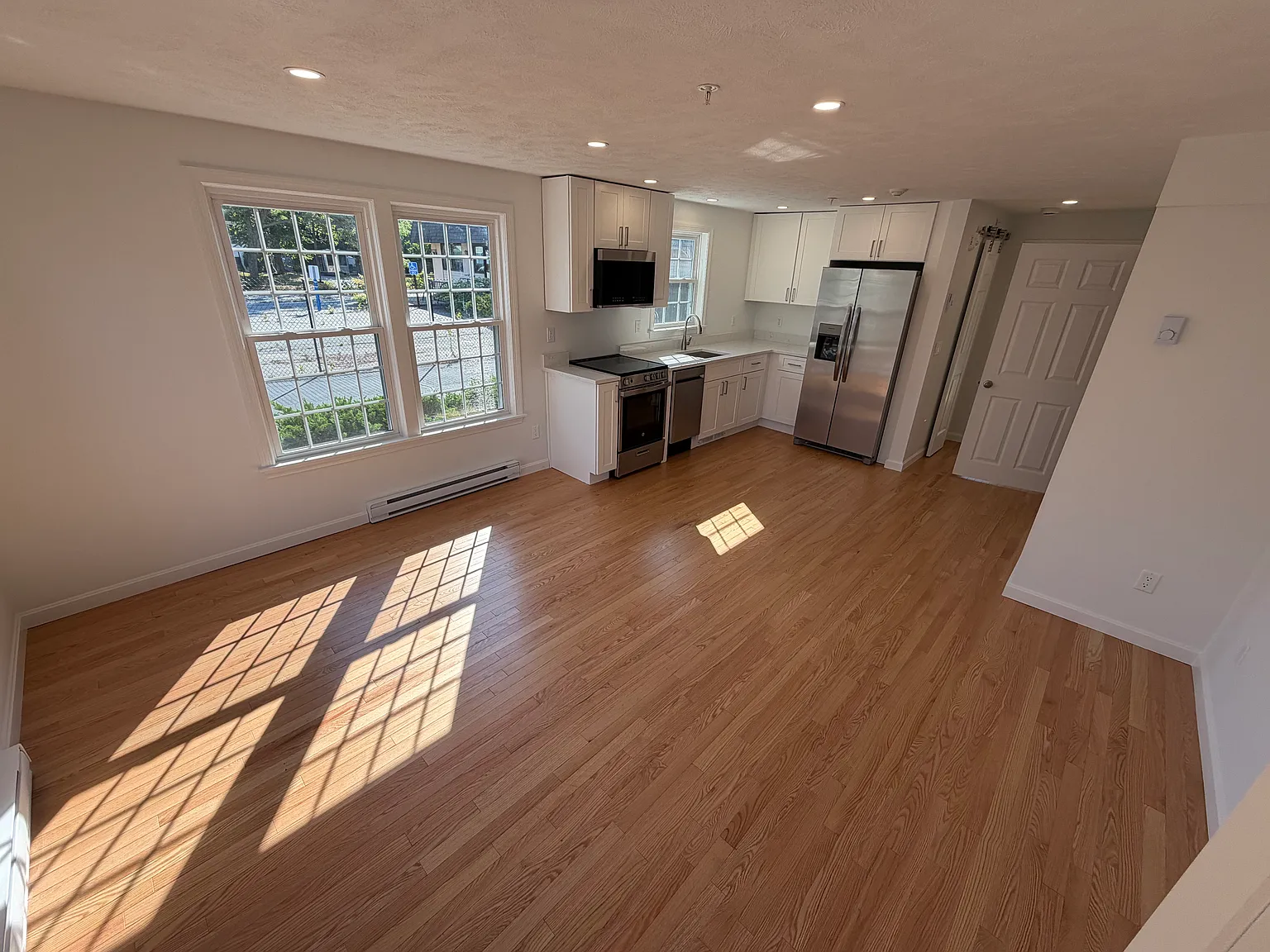 1 bed, 700 sqft, $2,400 — Photo 1