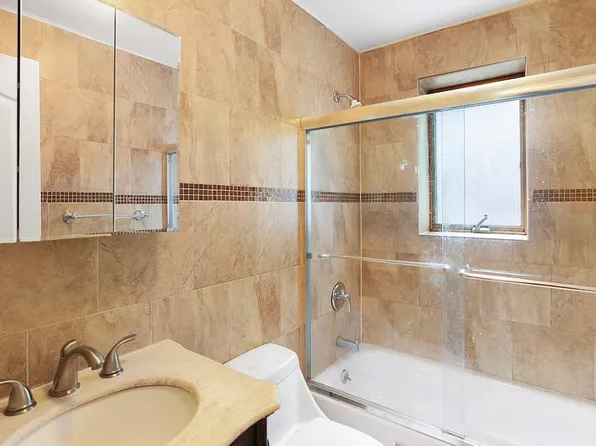 542 Brooklyn Avenue image 3 of 18