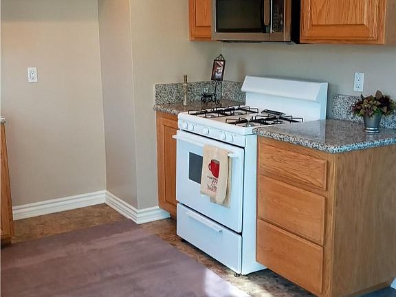 3rd image of 812 W Huntington Dr APT 2
