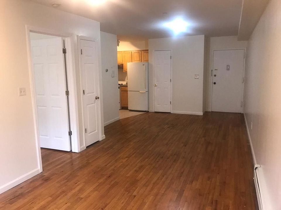 1st image of 14104 Pershing Cres APT 4A